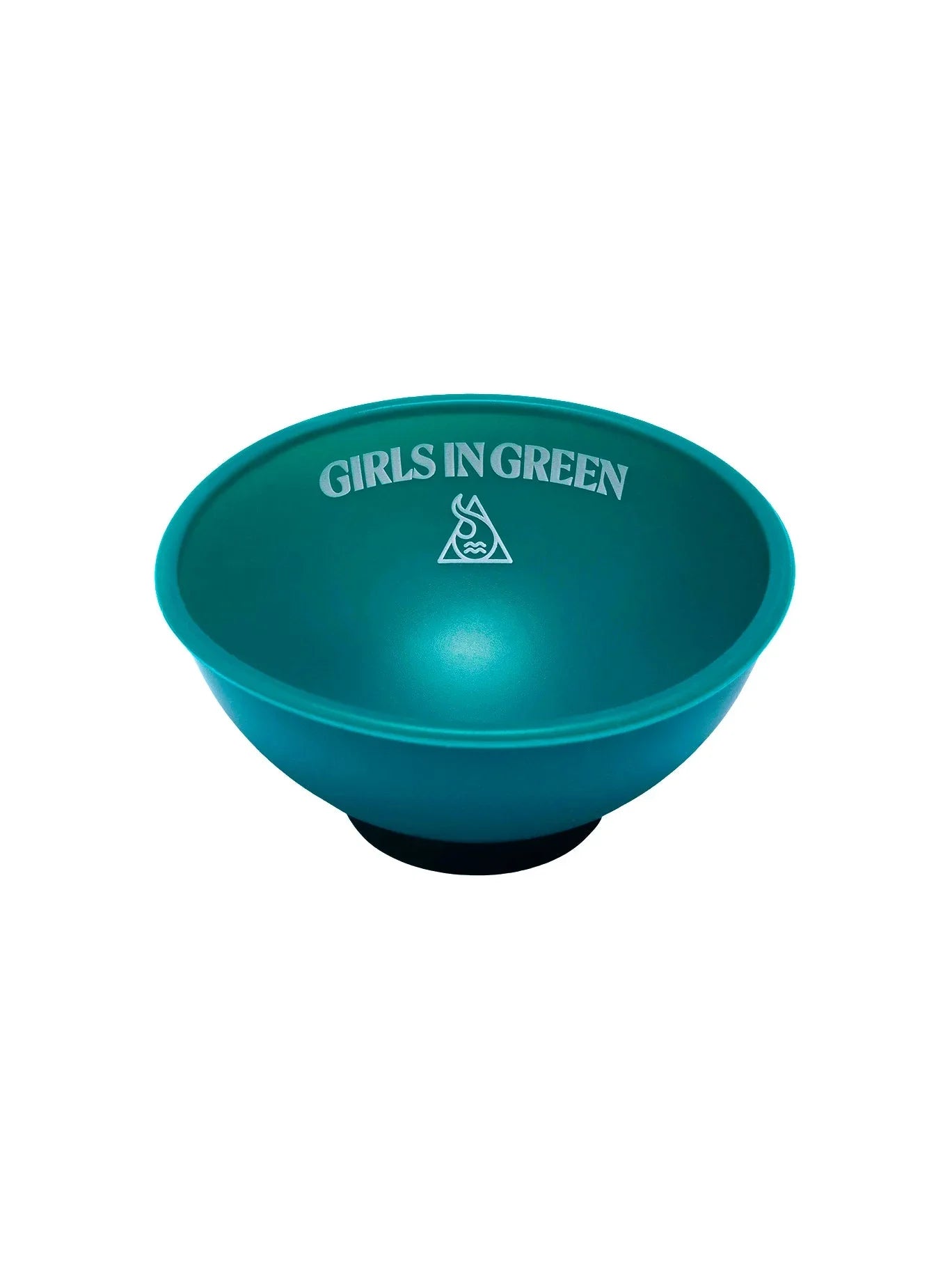Tigela de silicone verde com inscrição 'Girls in Green' e símbolo branco, fundo branco.